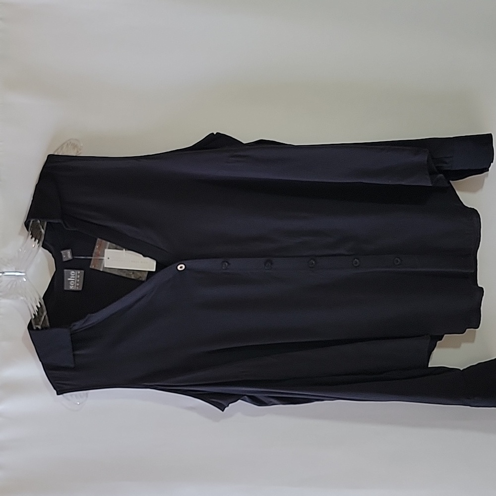 SOHO NEW YORK & COMPANY | Black Cold Shoulder Top